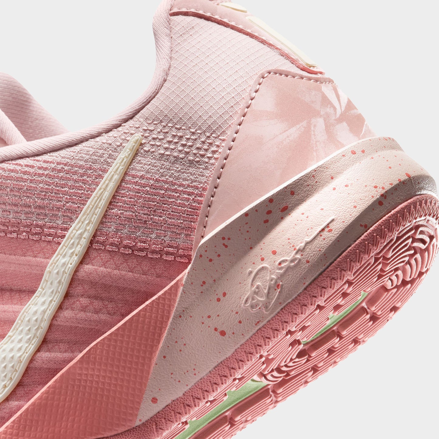 Nike Sabrina 3 GS Rose Oxford / Lait de coco - Poussière d'étoile rouge