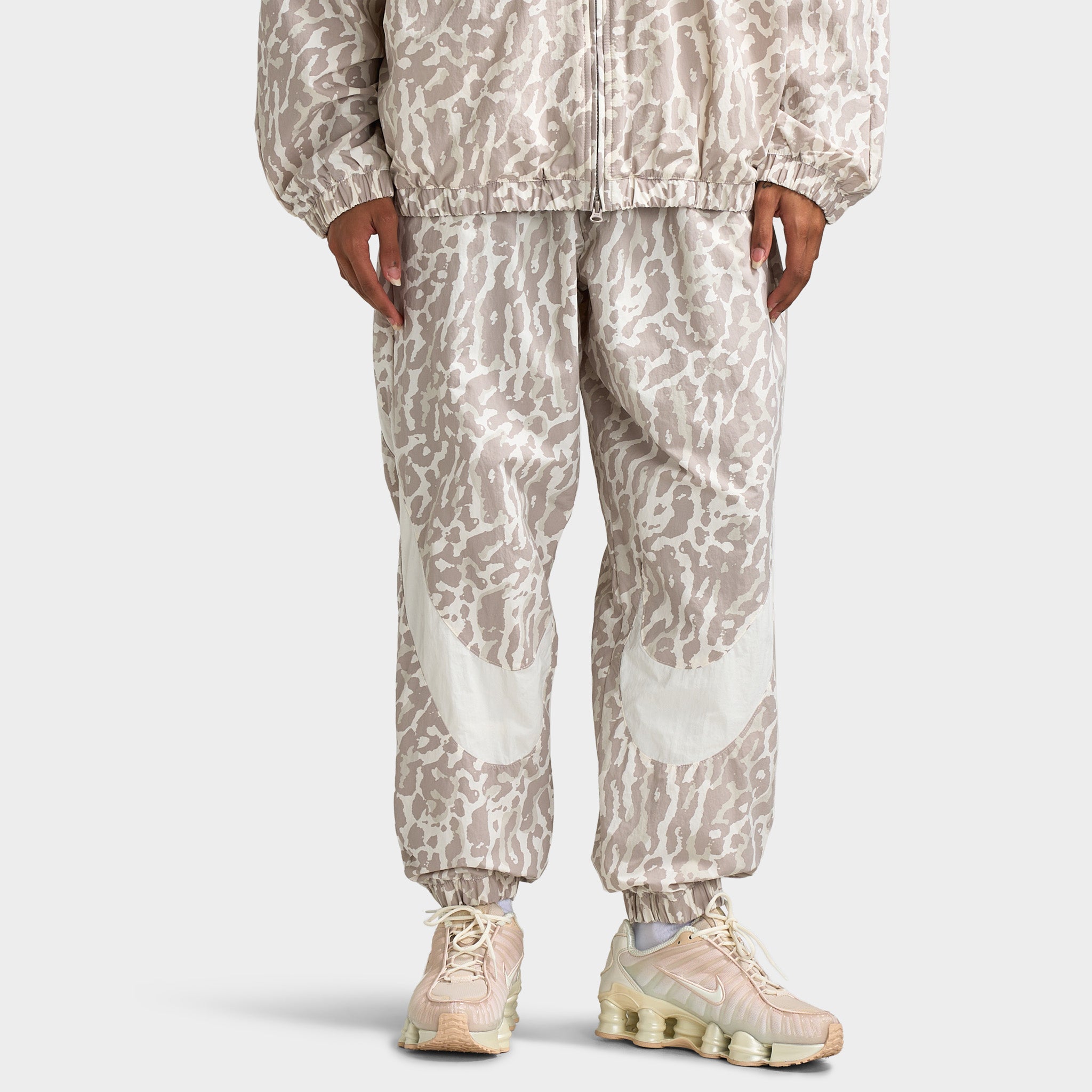 Nike Sportswear Women's trend Woven HBR All over Print Pants