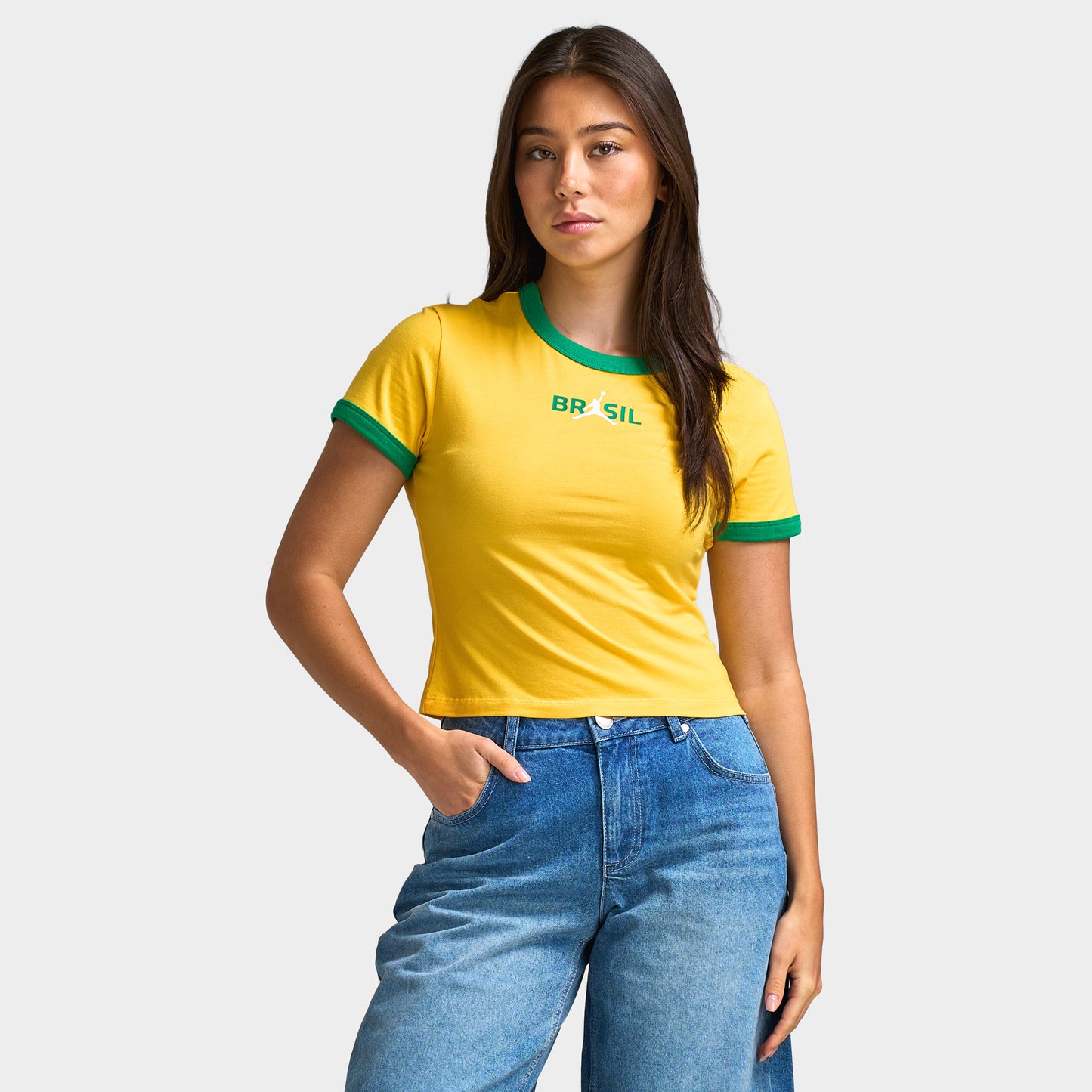 Jordan Femmes Retro Girlfriend Crew P6 Varsity Maize /
Vert porte-bonheur