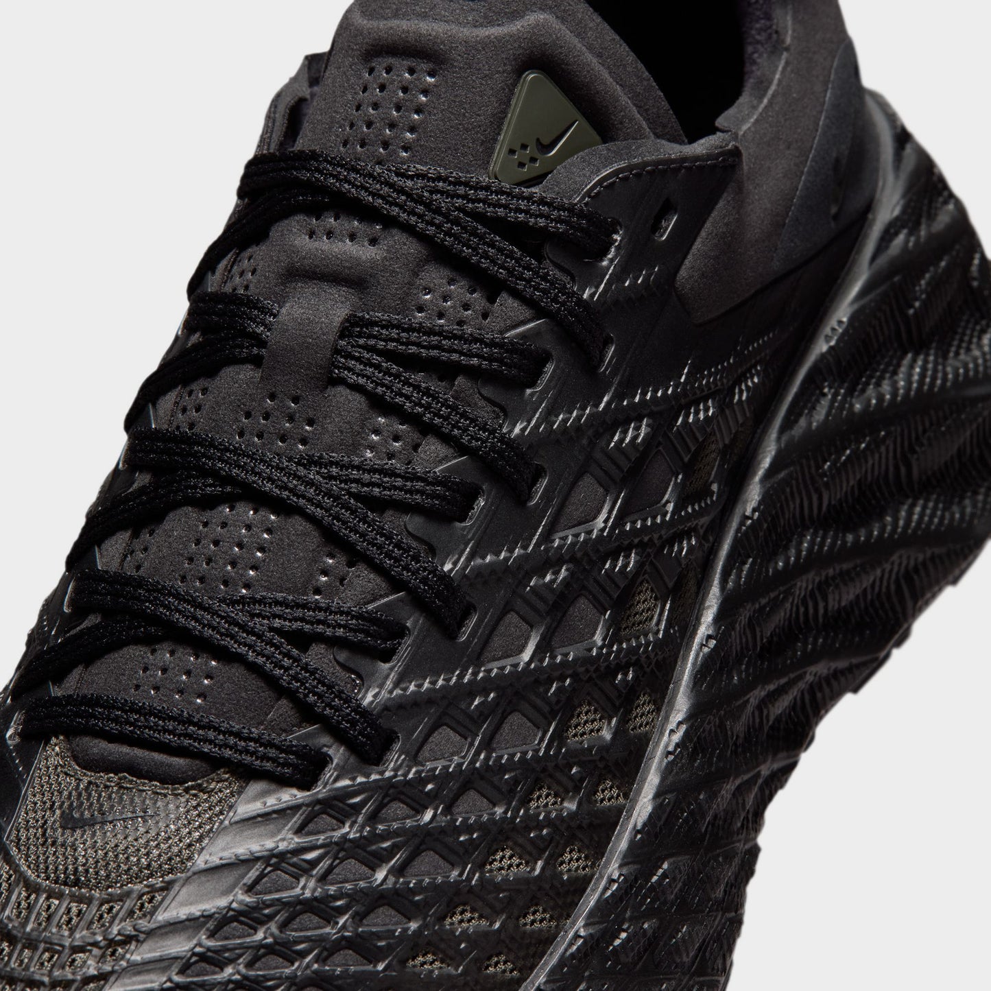 Nike Ava Edge Black / Newsprint - College Grey