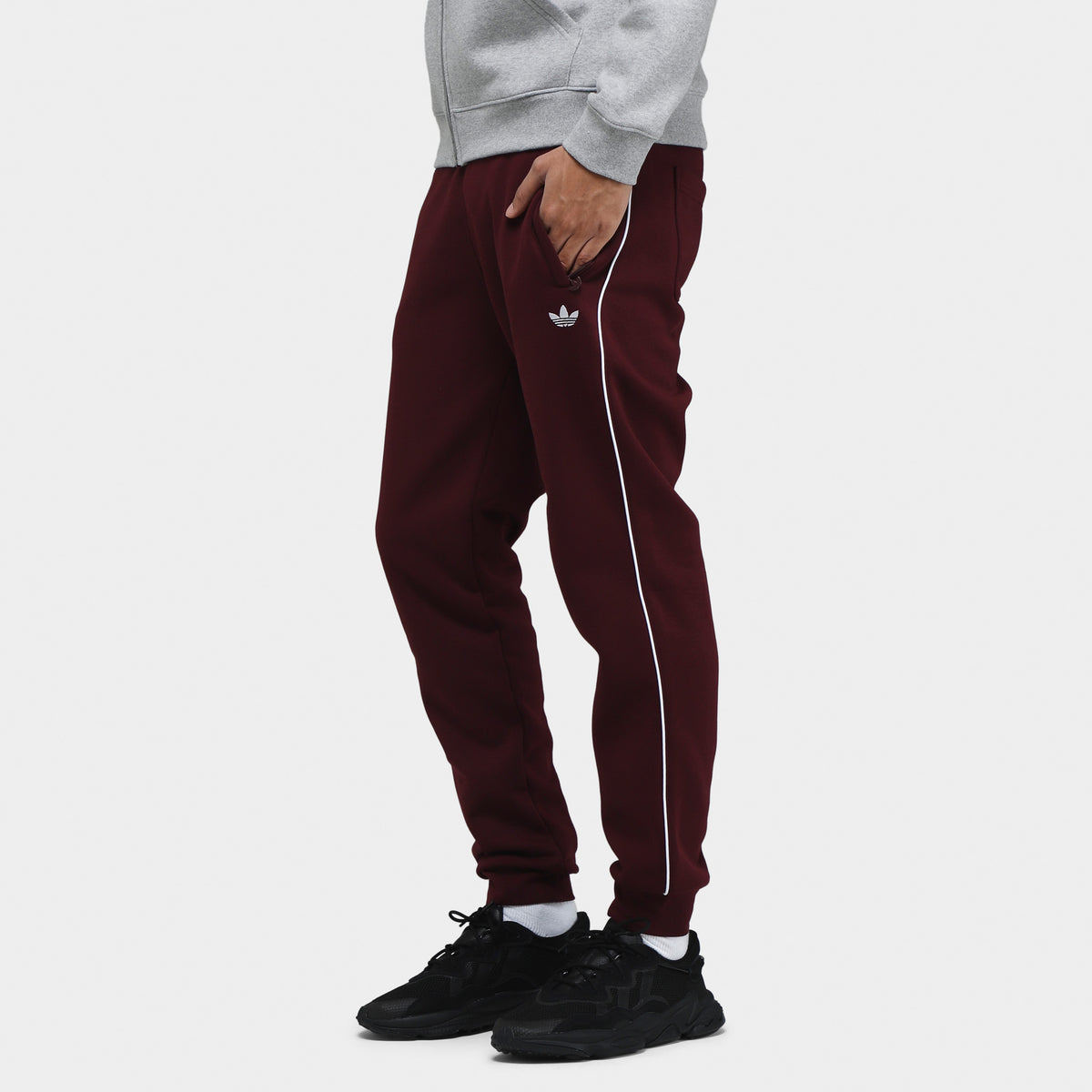 Adidas originals clrdo 3 stripes jogger pant deals