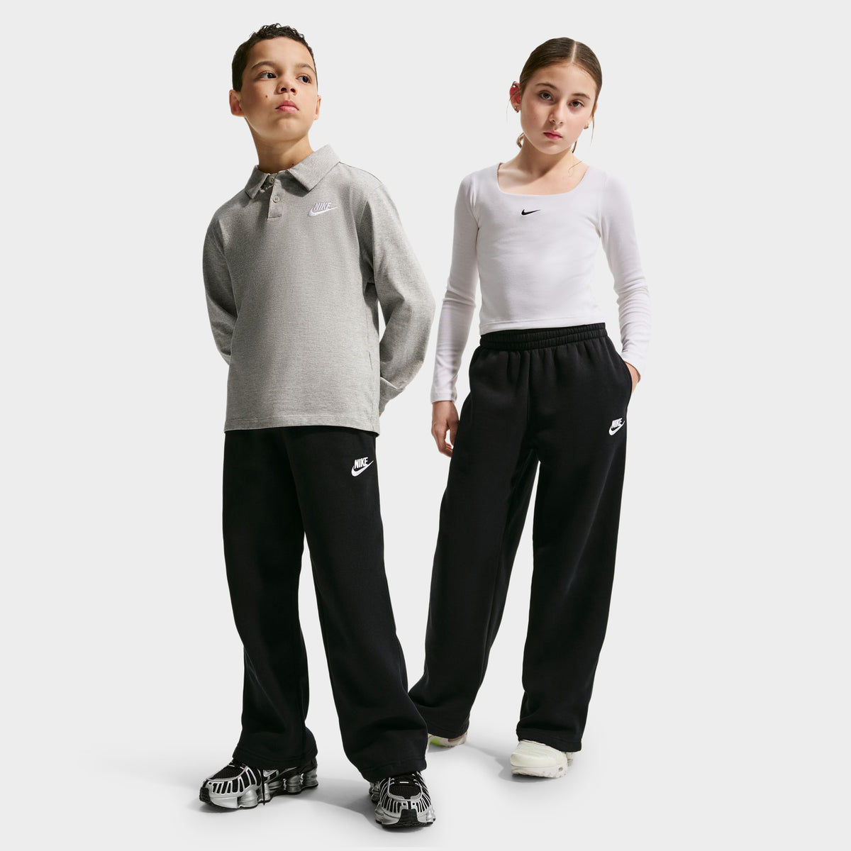 Nike Juniors' Loose Open Hem Pants / Black