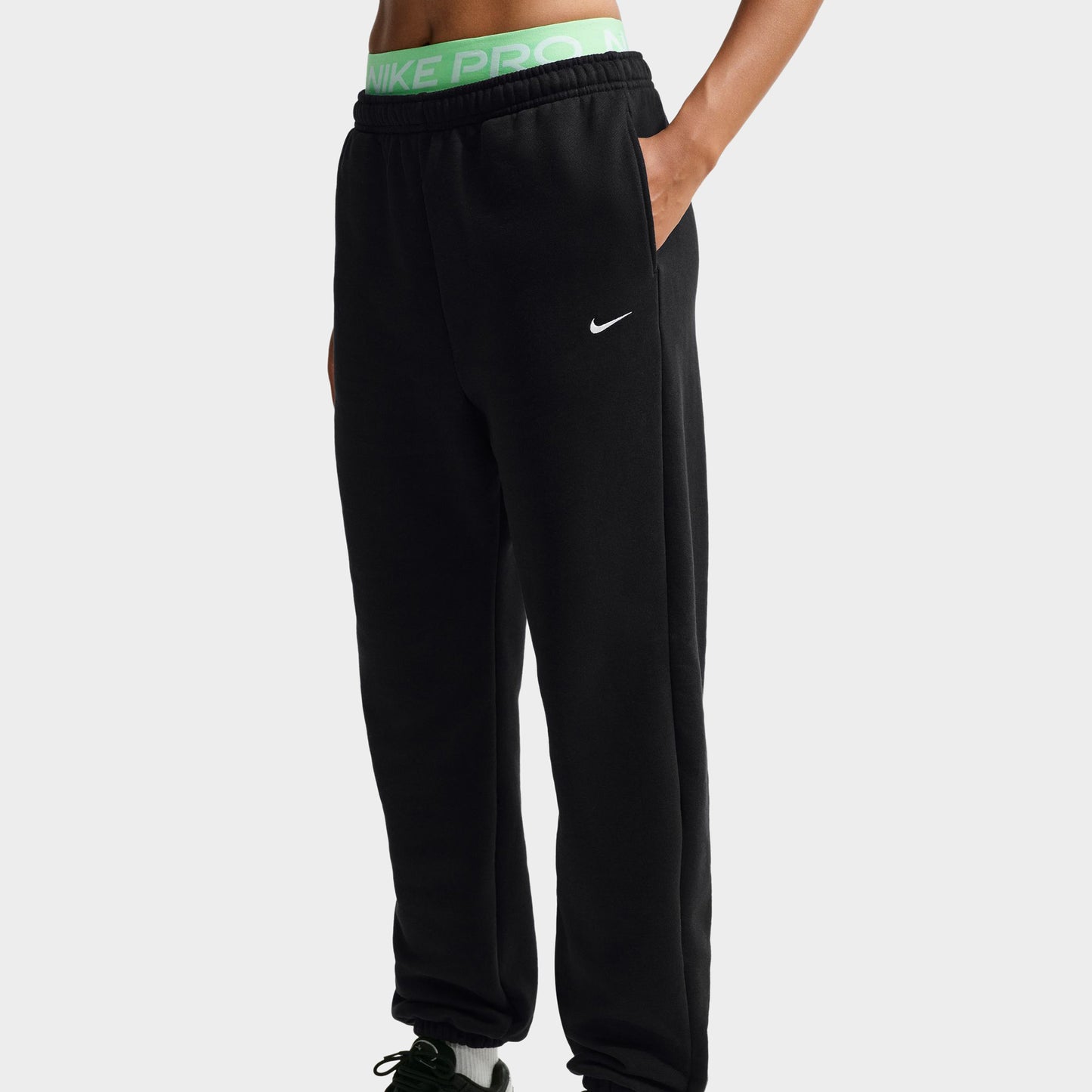 Nike Femmes Studio Pantalon Polaire Noir / Blanc