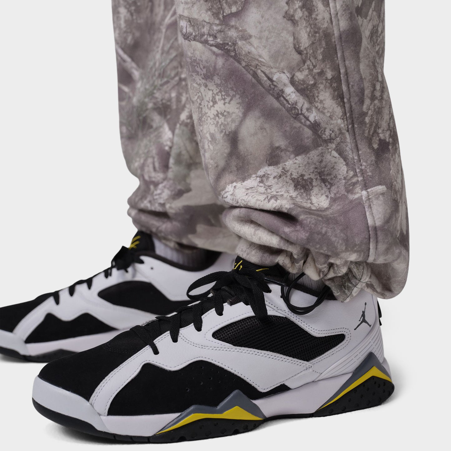 Jordan Brooklyn Realtree Pantalon Polaire à ourlet ouvert Blanc / Citron vif