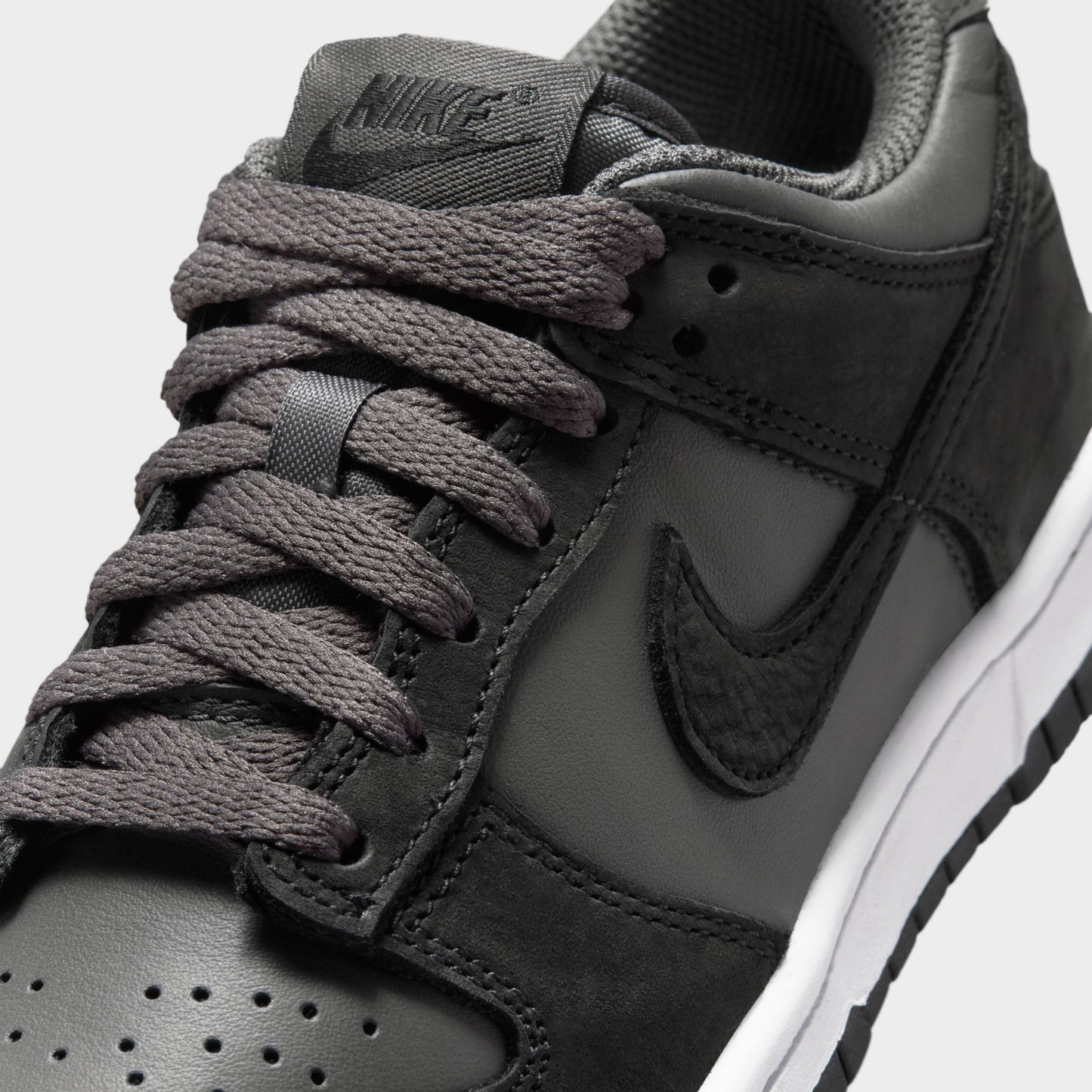 Nike Dunk Low SE GS Medium Ash / Black- White