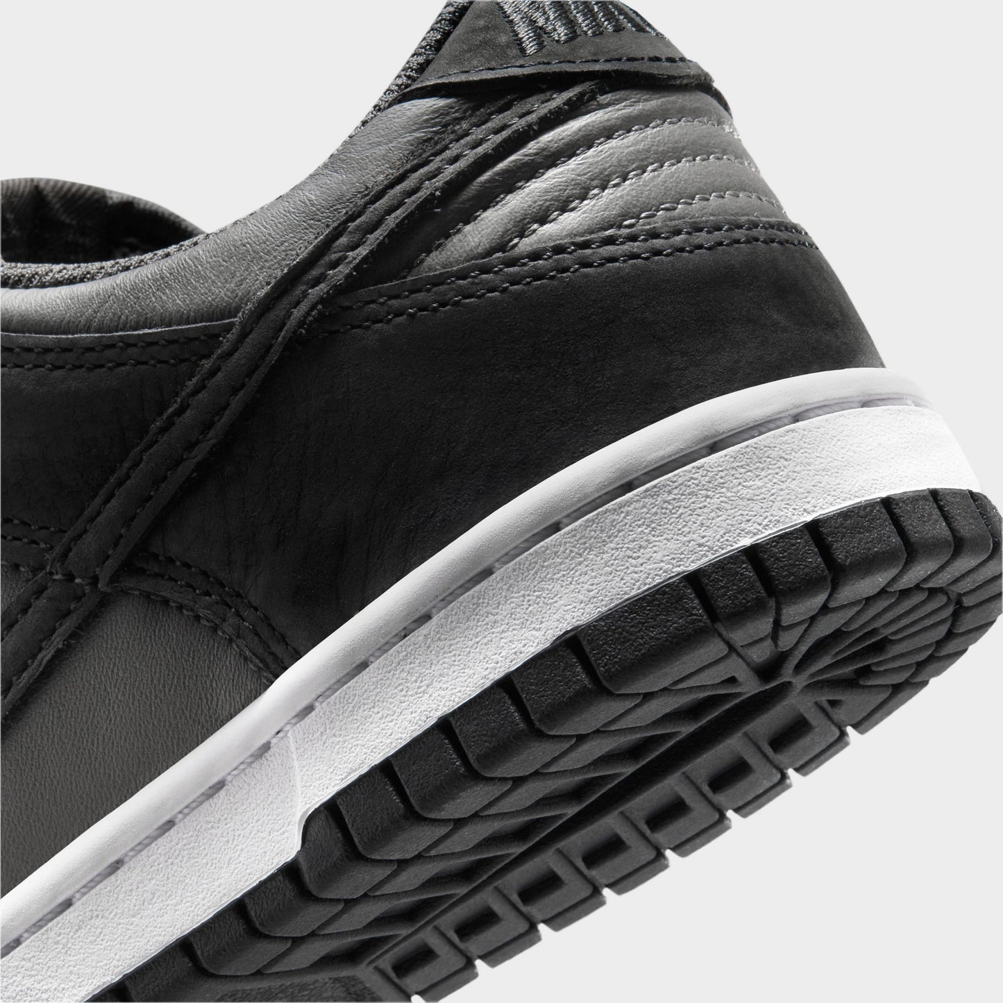 Nike Dunk Low SE GS Medium Ash / Black- White