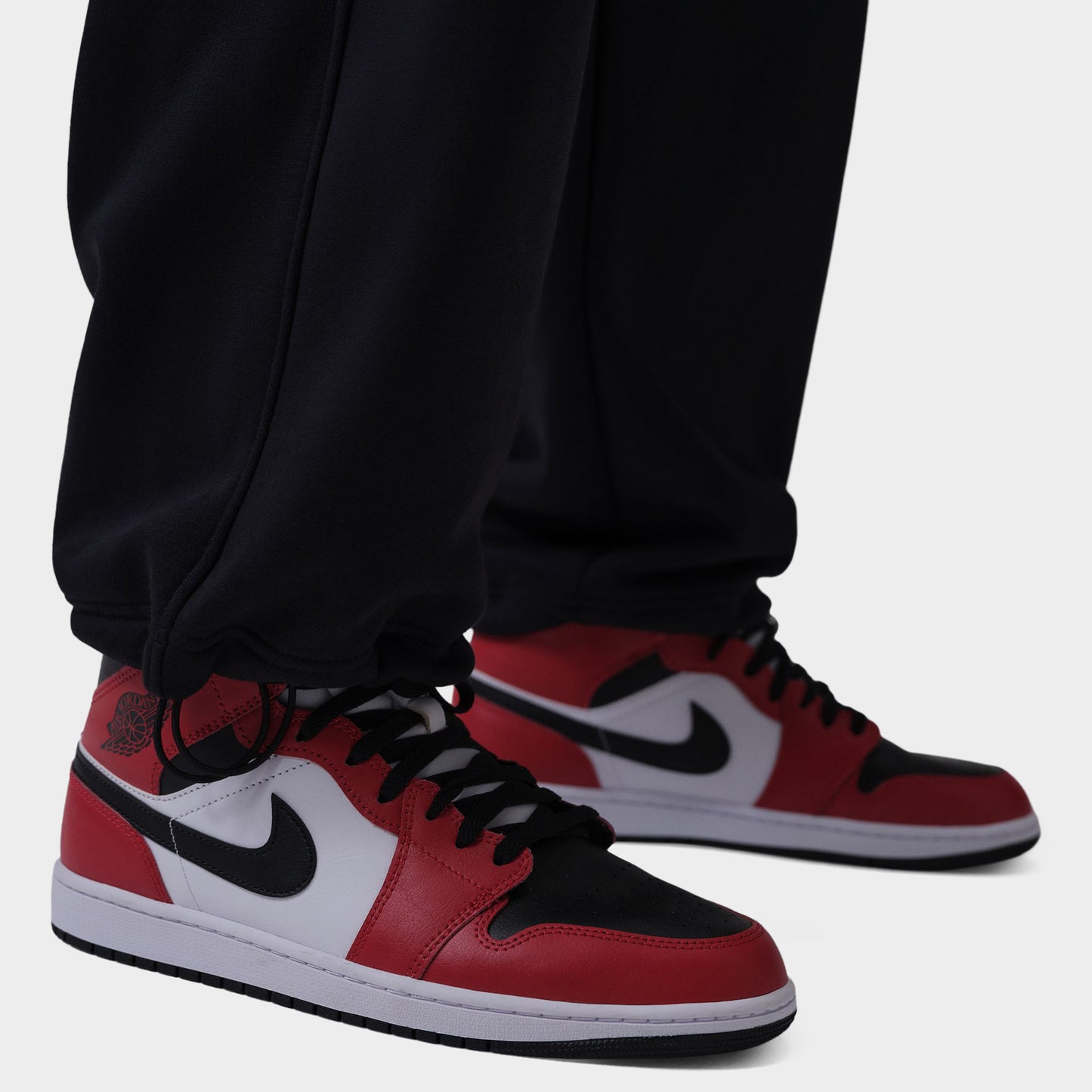 Jordan Brooklyn Oversized Fleece Cargo Pants / Black