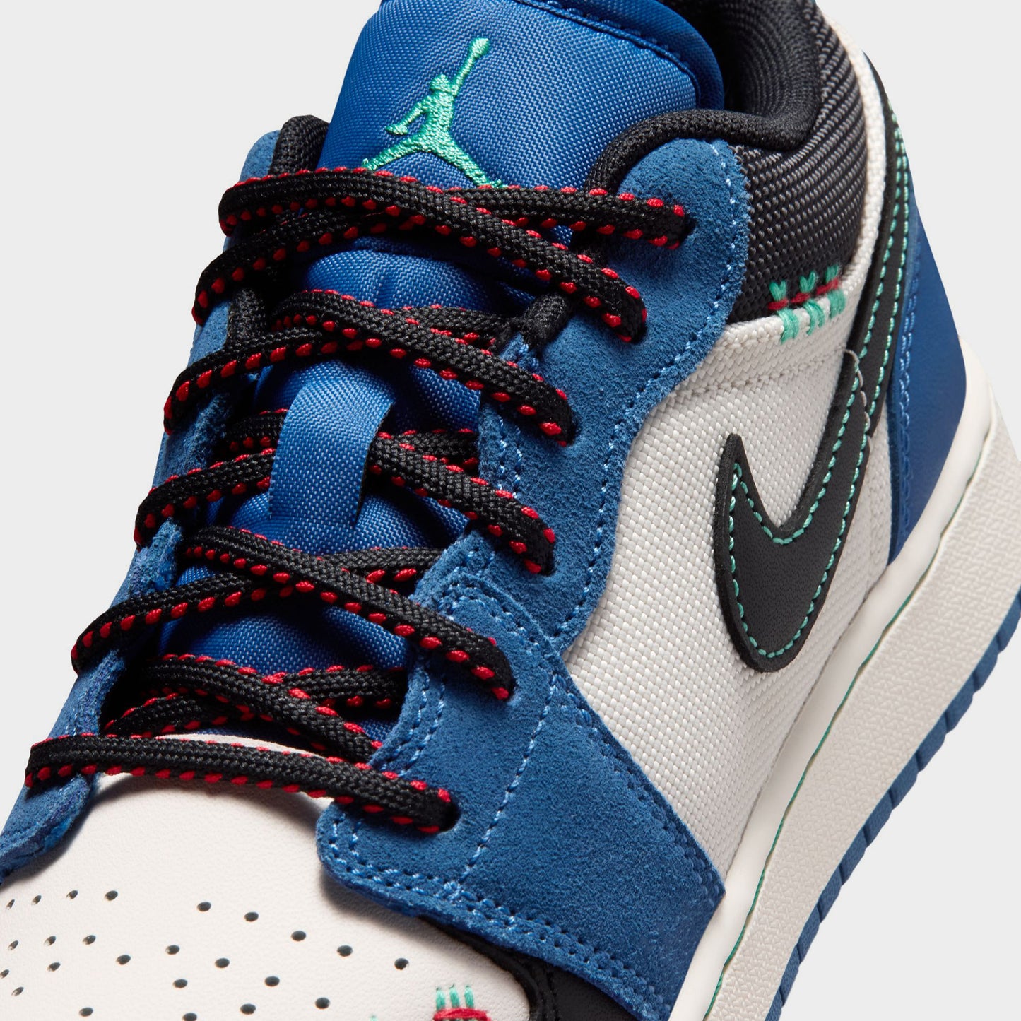 Jordan 1 Low SE GS True Blue / Black - University Red