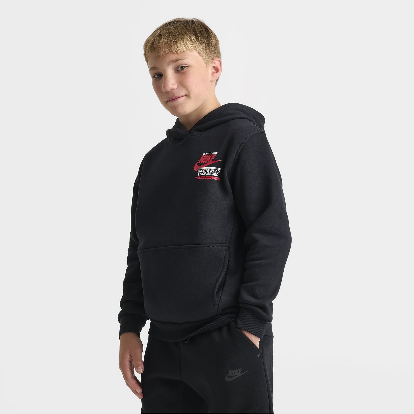 Nike Sportswear Chandail à capuchon en molleton graphique pour enfants / Noir