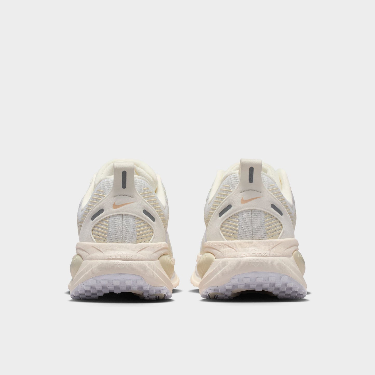 Nike Women's Vomero 18 Summit White / White - Chalk