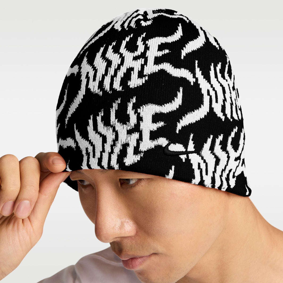 Nike Peak Tuque UC GFX Noir / Blanc