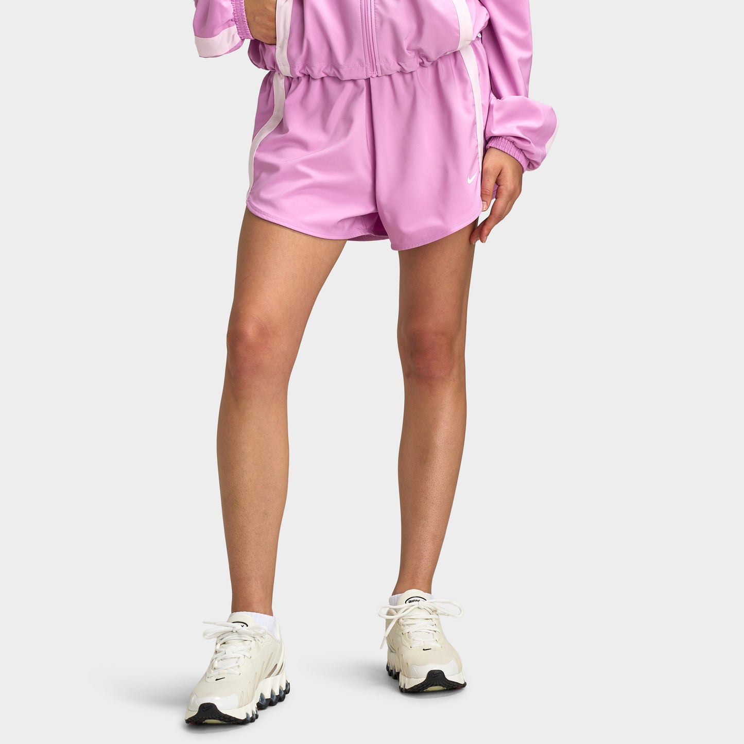 Nike Femmes Short de sport tissé Magenta Clair / Rose Mousse