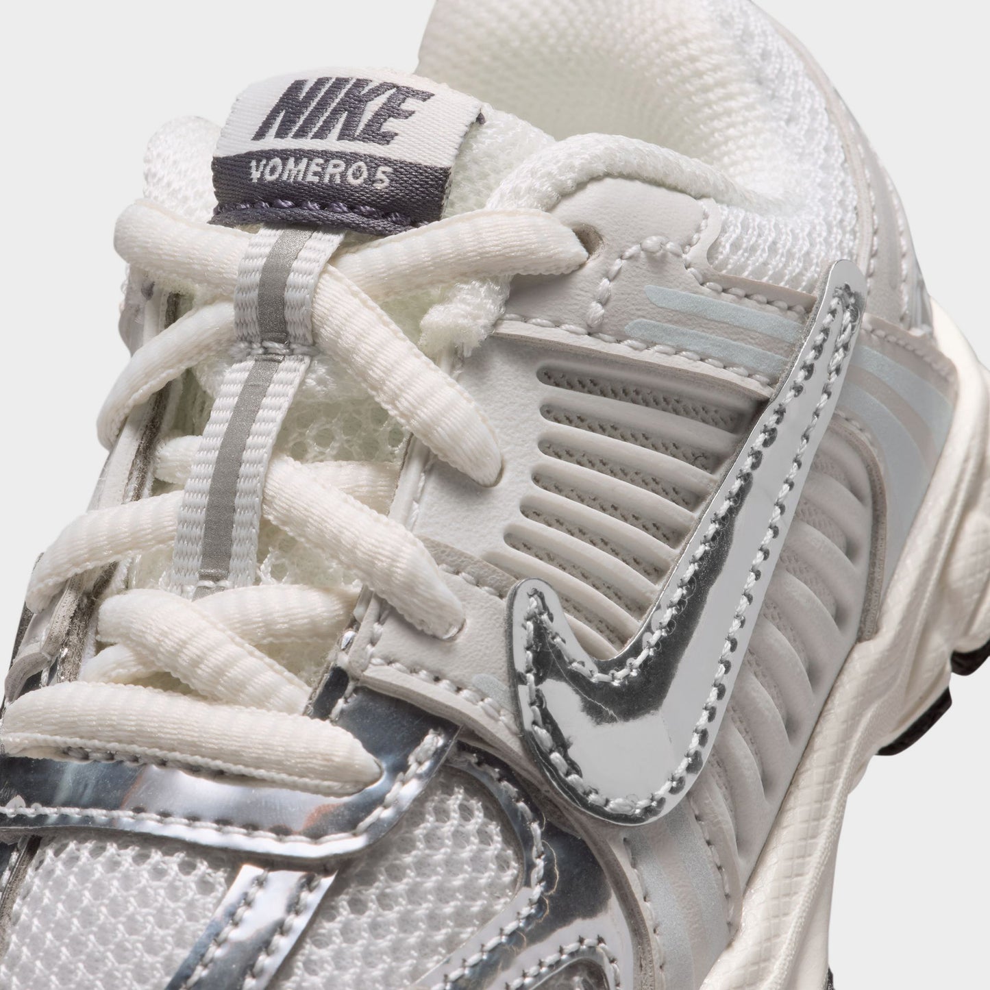 Nike Vomero 5 TD Poussière de Photons / Grille Chromée - Voile