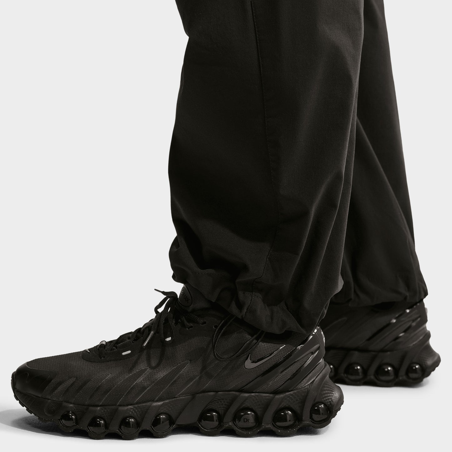 Nike Tech Woven Pants / Black / Black