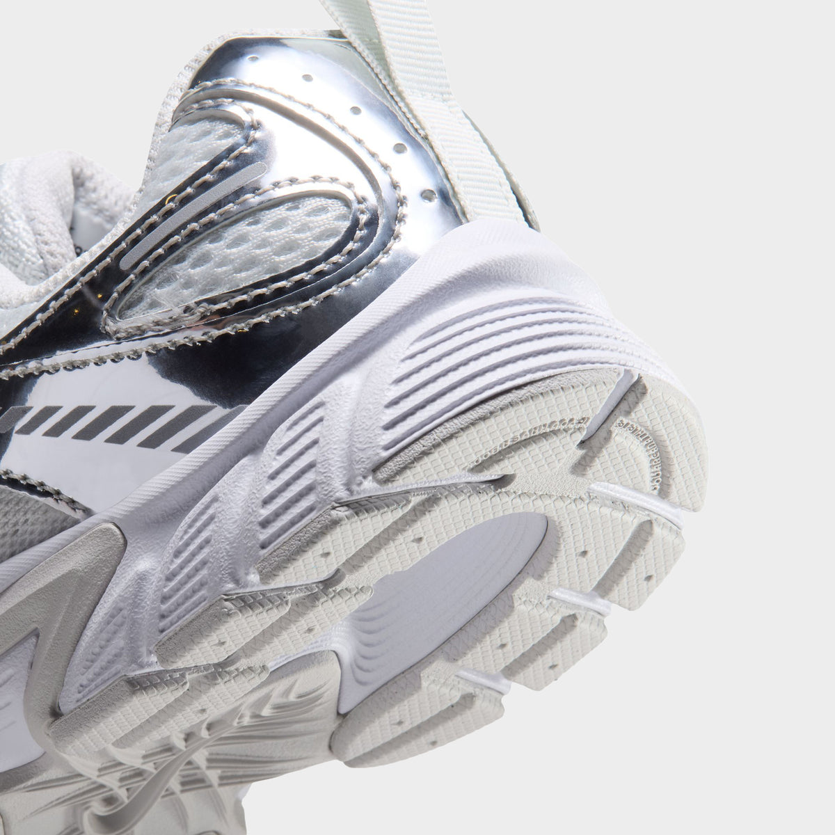 Nike V5 RNR PS Off White / Metallic Silver - Vast Grey