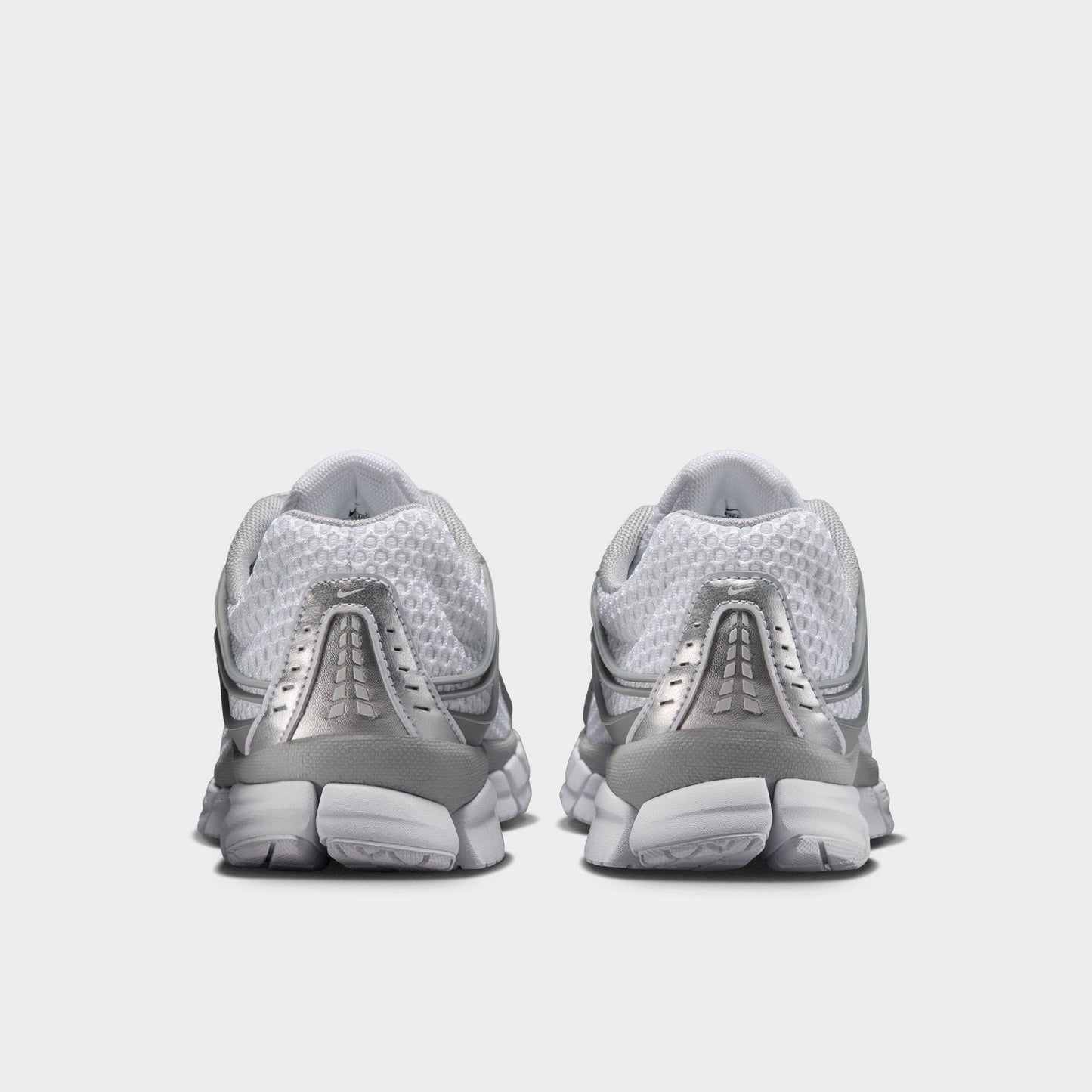 Nike Women's Skylon 11 White / Metallic Silver - Grey Fog