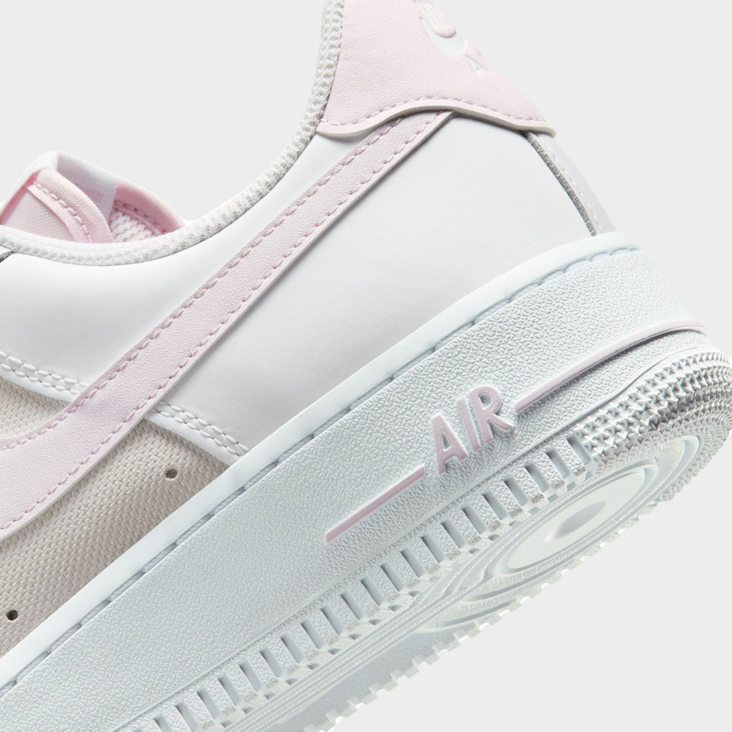Nike Women's Air Force 1 White / Bleached Lilac - Metallic Gold