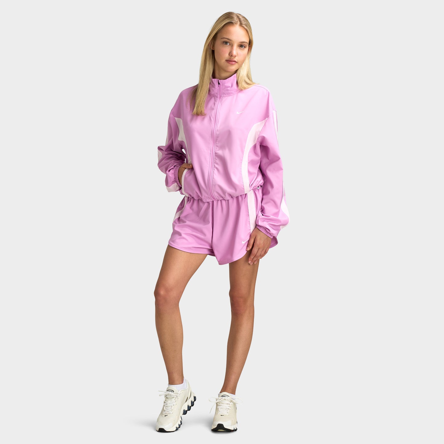 Nike Women's Sport Woven Jacket / Light Magenta / Pink Foam