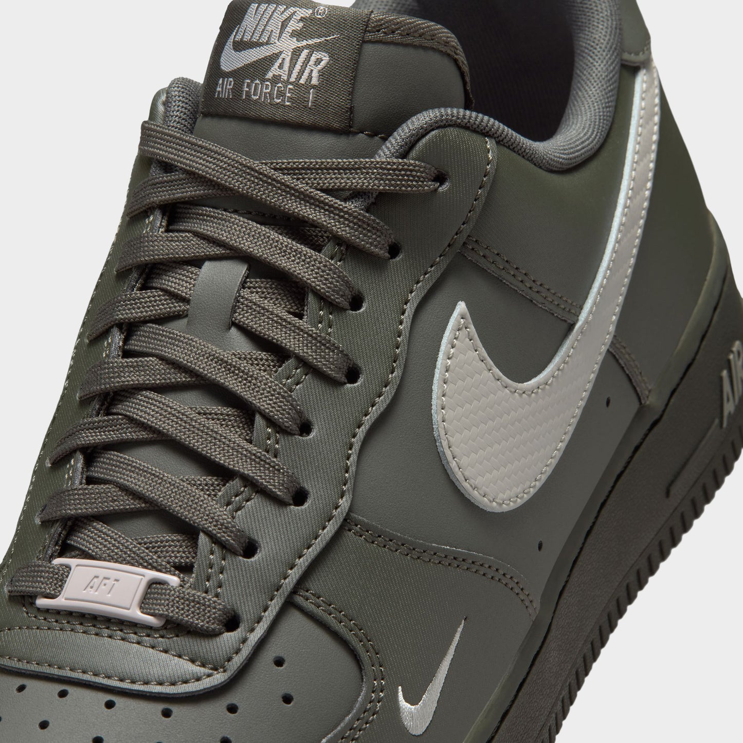 Nike Air Force 1 '07 Newsprint / Gris Universitaire