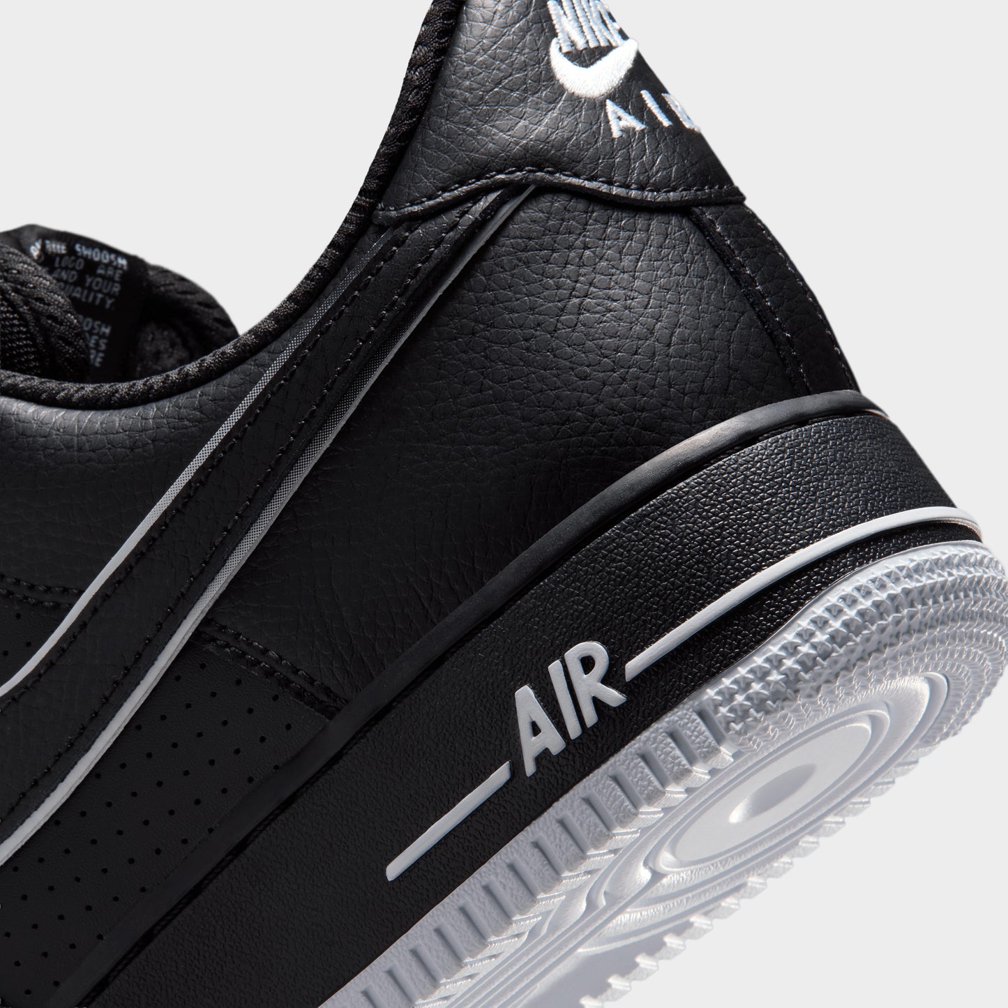 Nike Air Force 1 '07 LV8 Noir / Noir - Blanc