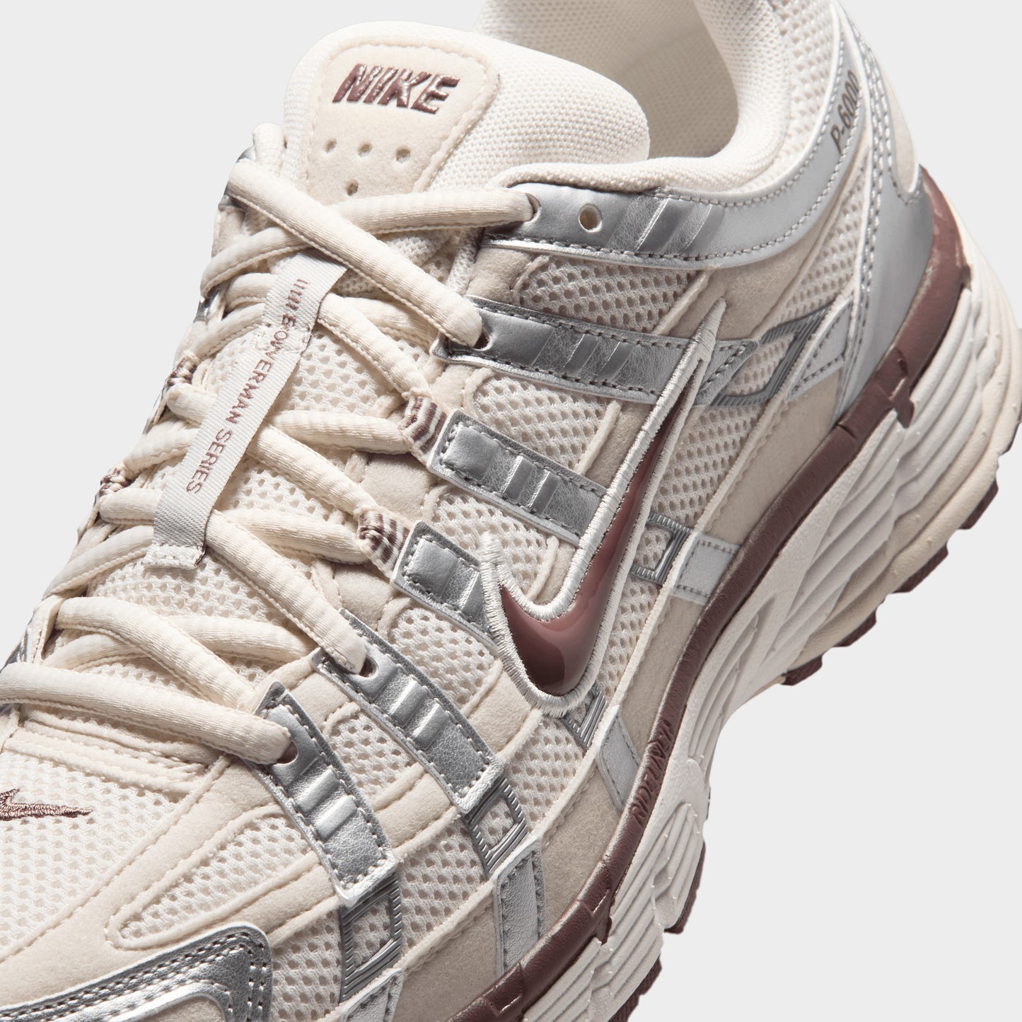 Nike Femme P-6000 Phantom / Tattoo - Argent métallique
