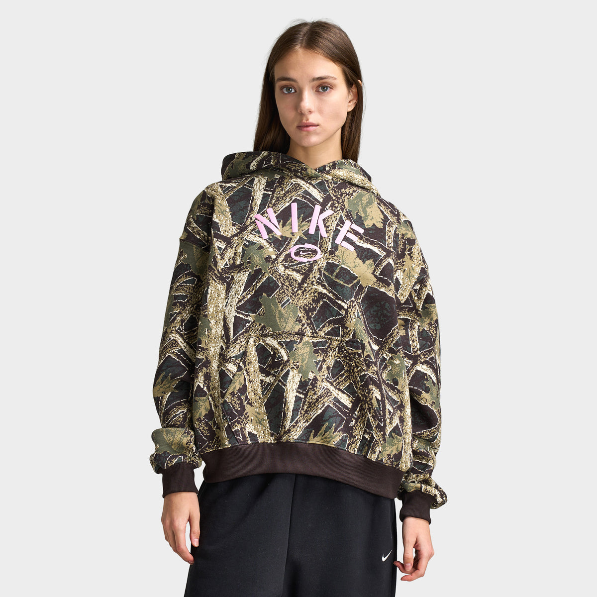Nike Femme Studio Fleece OS PO Chandail à Capuchon ST Camo / Camo Vert - Rose Vif