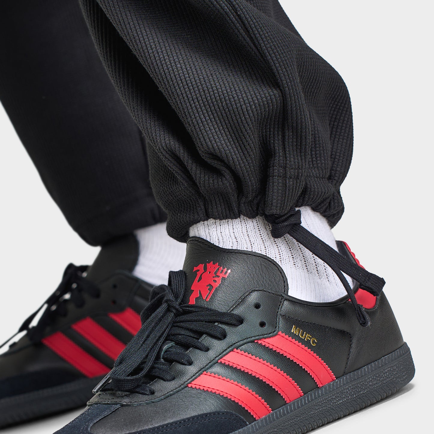 adidas Trefoil Essentials Open Hem Pants / Black