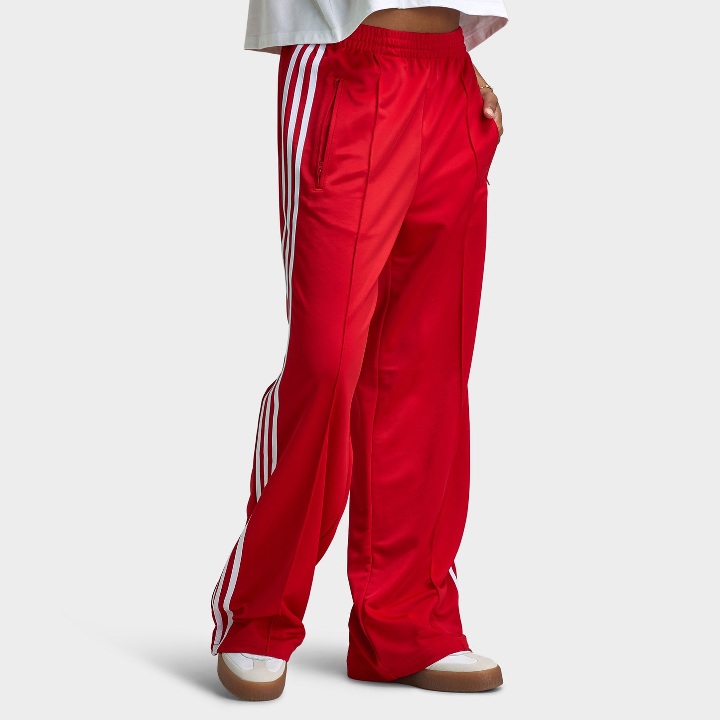 adidas Femmes Adicolor Classic Firebird Pantalon de course ample Meilleur Écarlate / Blanc