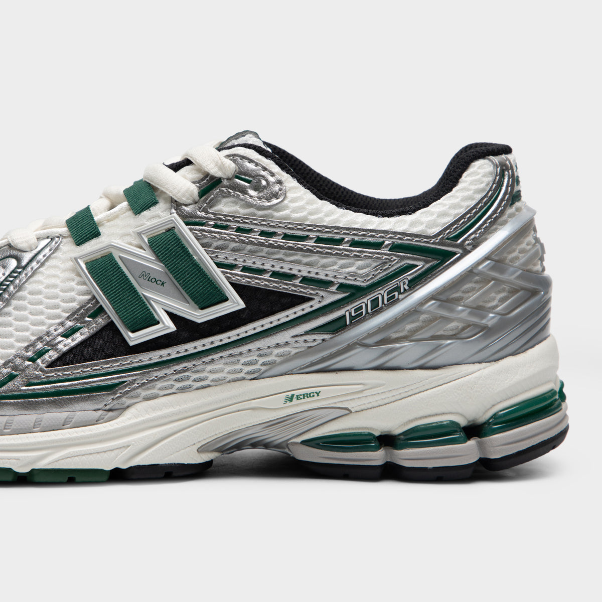 【New Balance】◆Wearable tech 1906R Green◆M1906RET◆ New Balance 1906 Silver Metallic / Night Watch Green | JD Sports