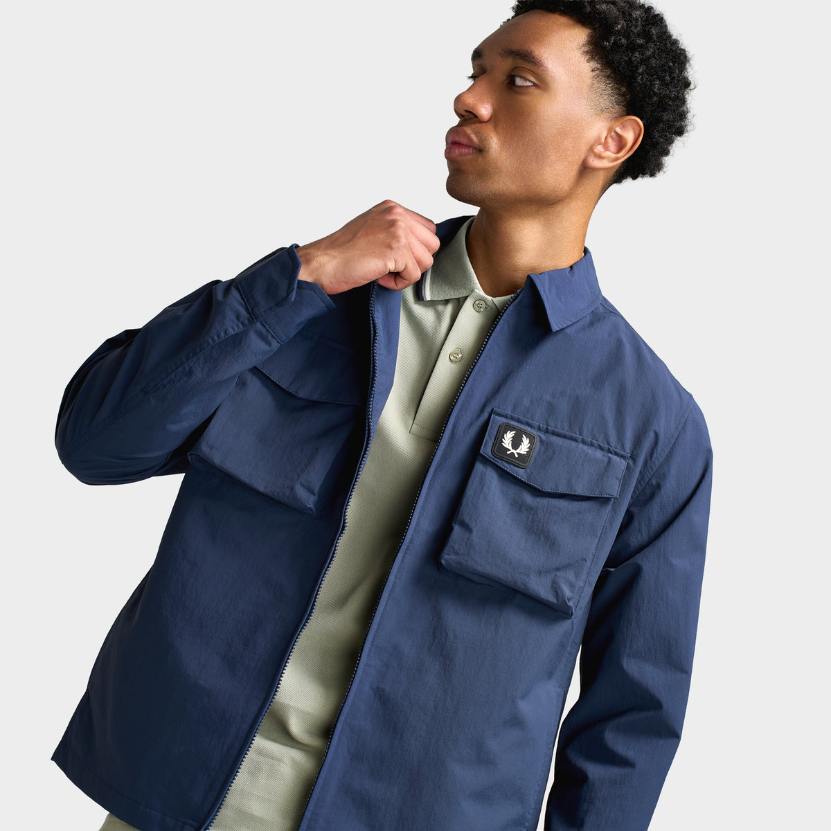 Fred Perry Chemise Surdimensionnée Tissée avec Écusson / Bleu Air Force Foncé