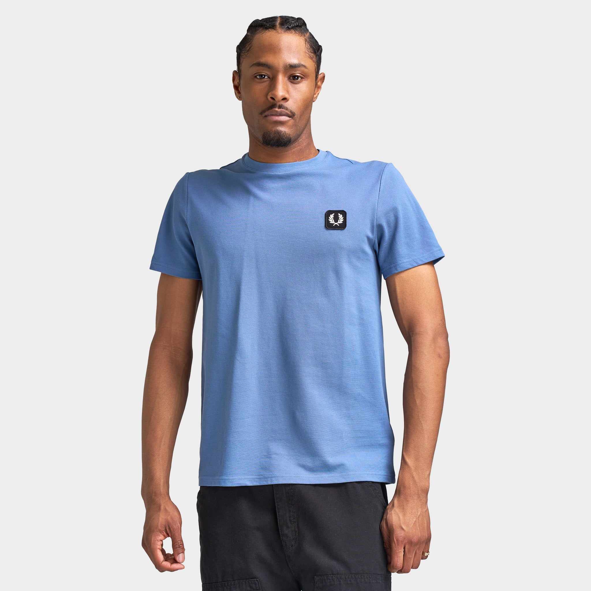Fred Perry Badge T-Shirt / Ace Blue – JD Sports