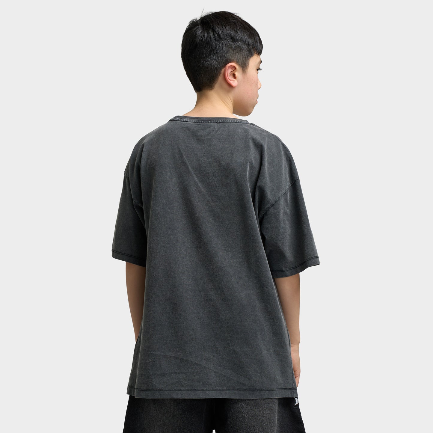 Supply & Demand Juniors' Brooke T-Shirt / Black