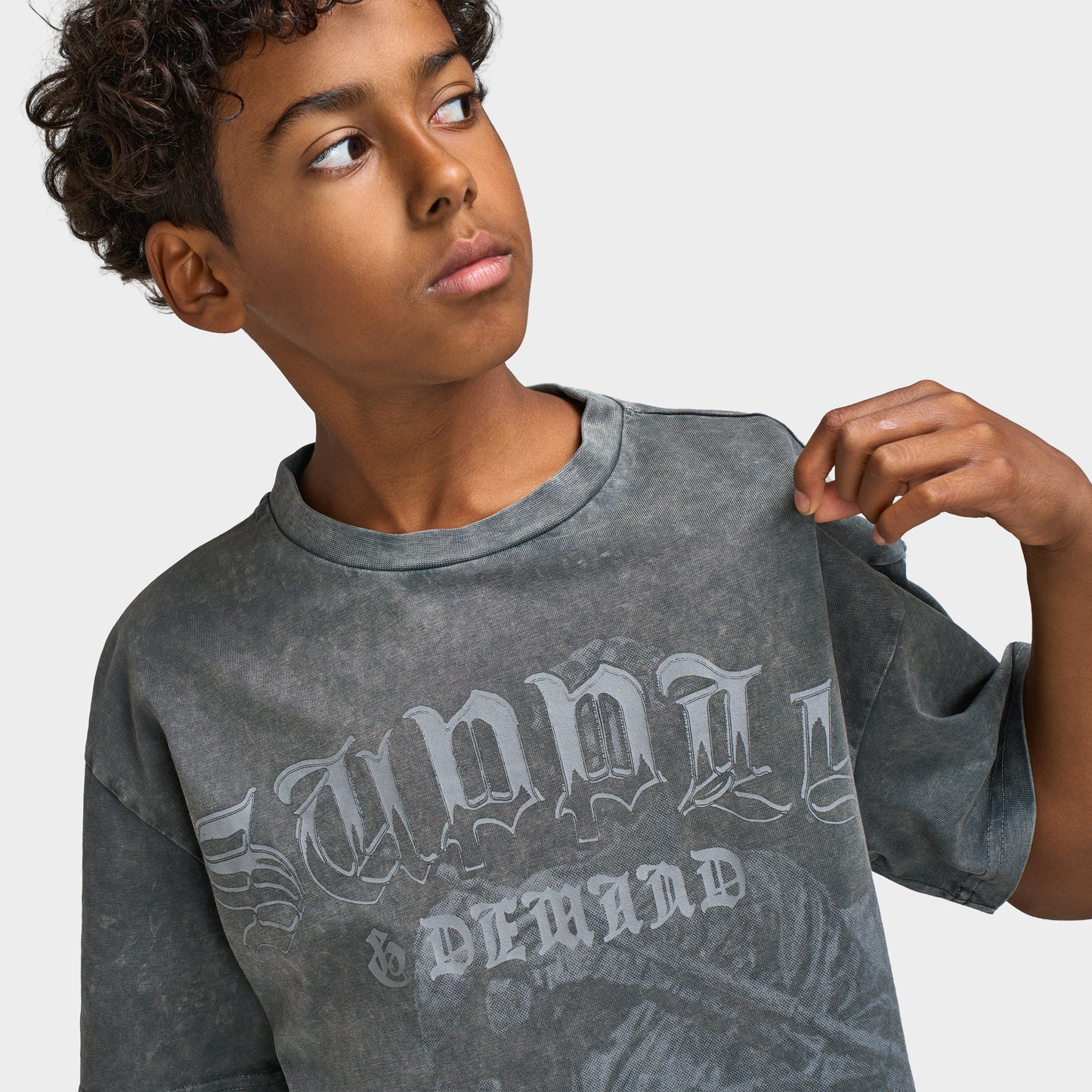 Supply & Demand Junior T-shirt Dagga / Iron Gate délavé