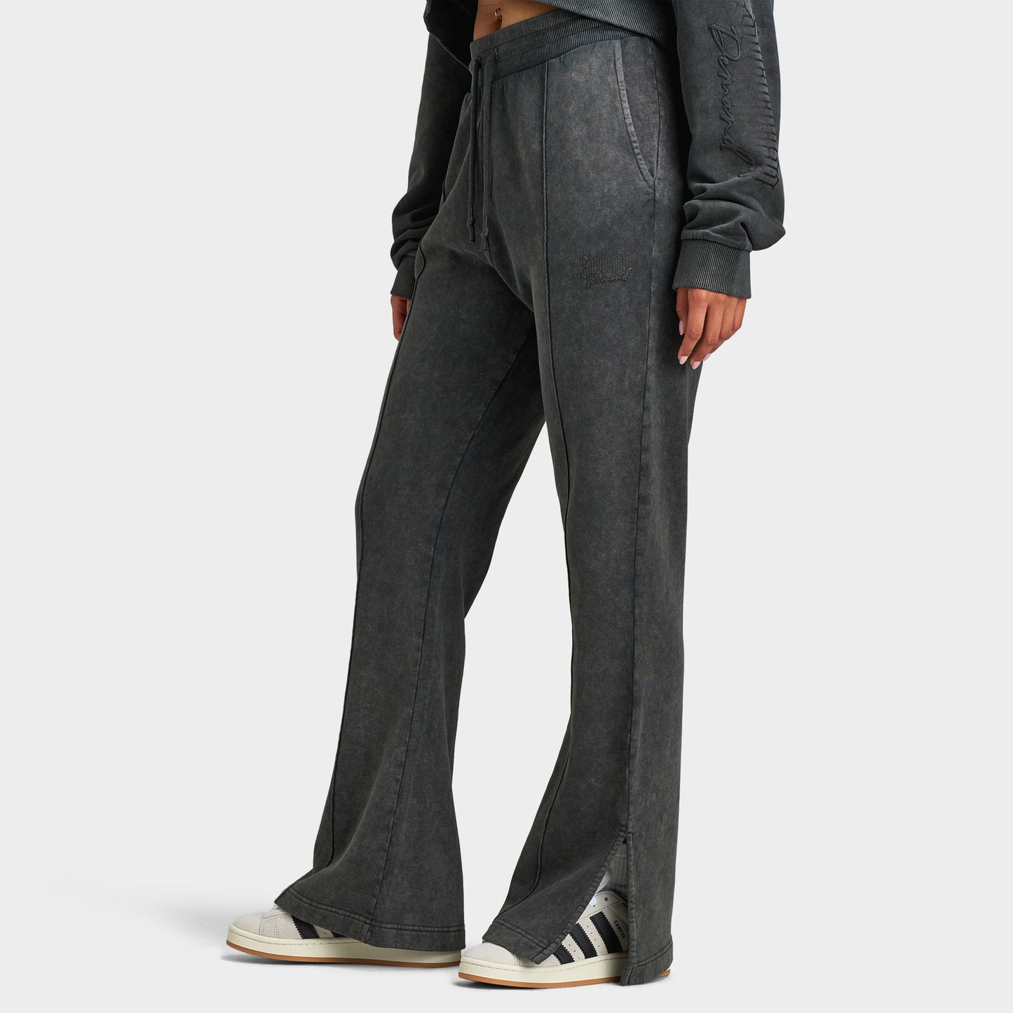 Supply & Demand Pantalon évasé fendu Monair pour femme / Gris délavé