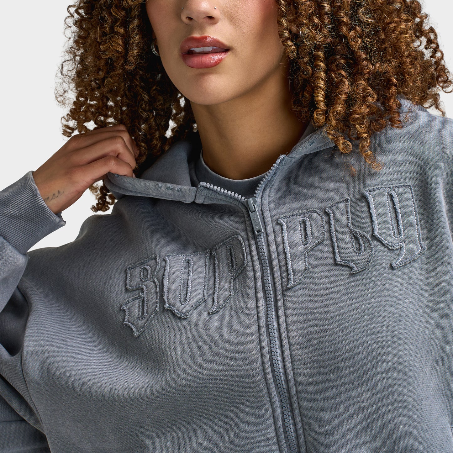 Supply & Demand Women's Raw Boxy Full Zip Hoodie / Grey Shingles