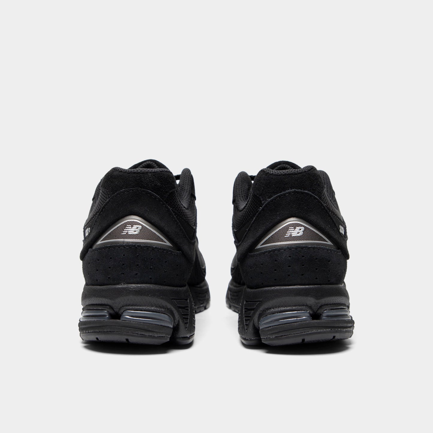 New Balance 2002R Black / Metallic
