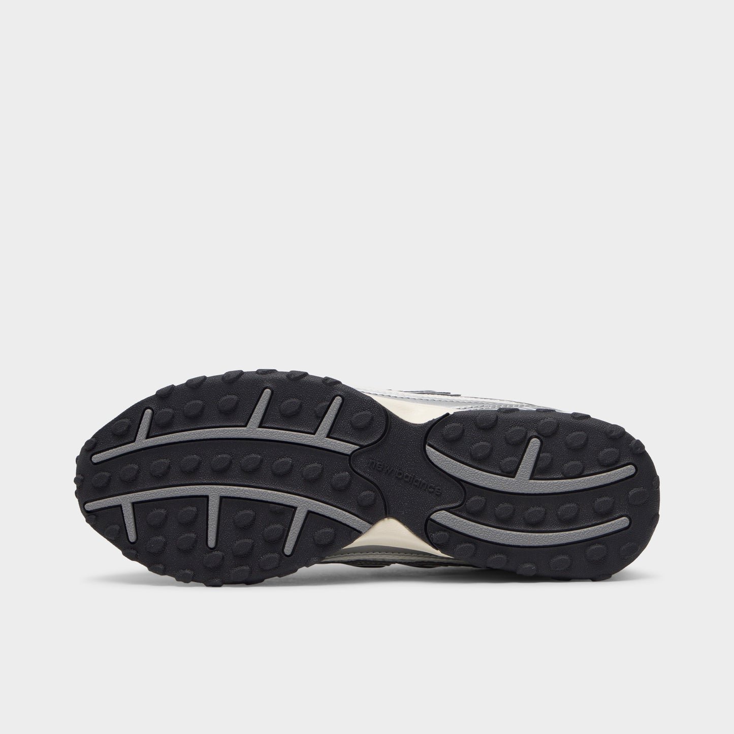 New Balance 204L Silver Metallic / Black