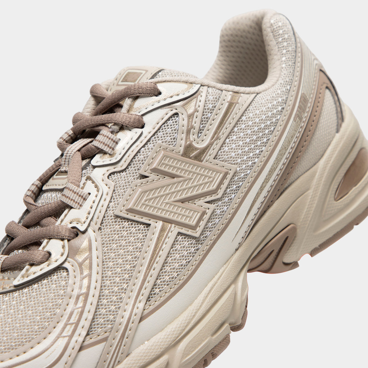 New Balance 740 / Mushroom