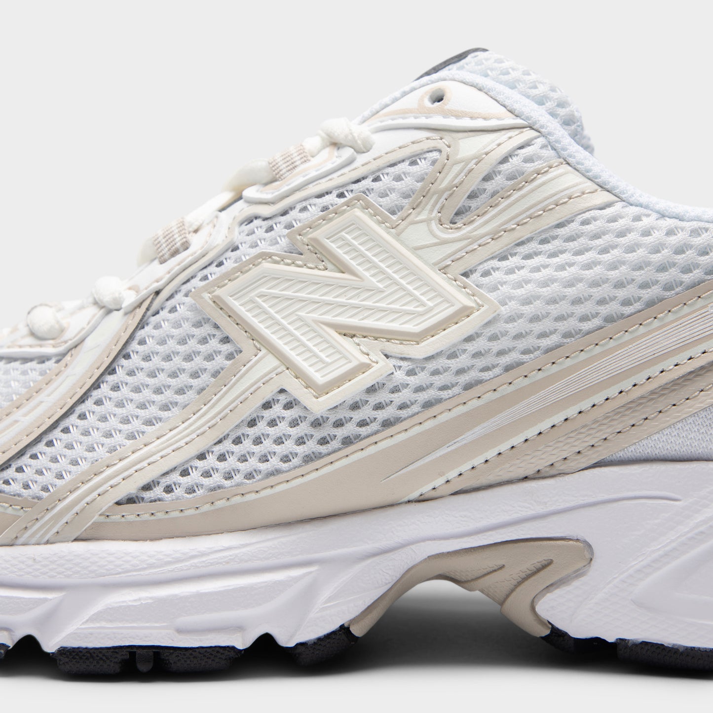 New Balance 740 Sea Salt / Timberwolf