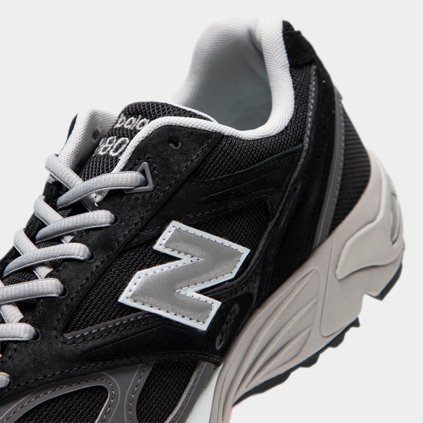 New Balance 880 Noir / Gris foncé