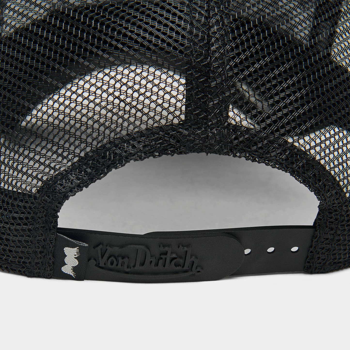 Von Dutch Staple Trucker Black / White