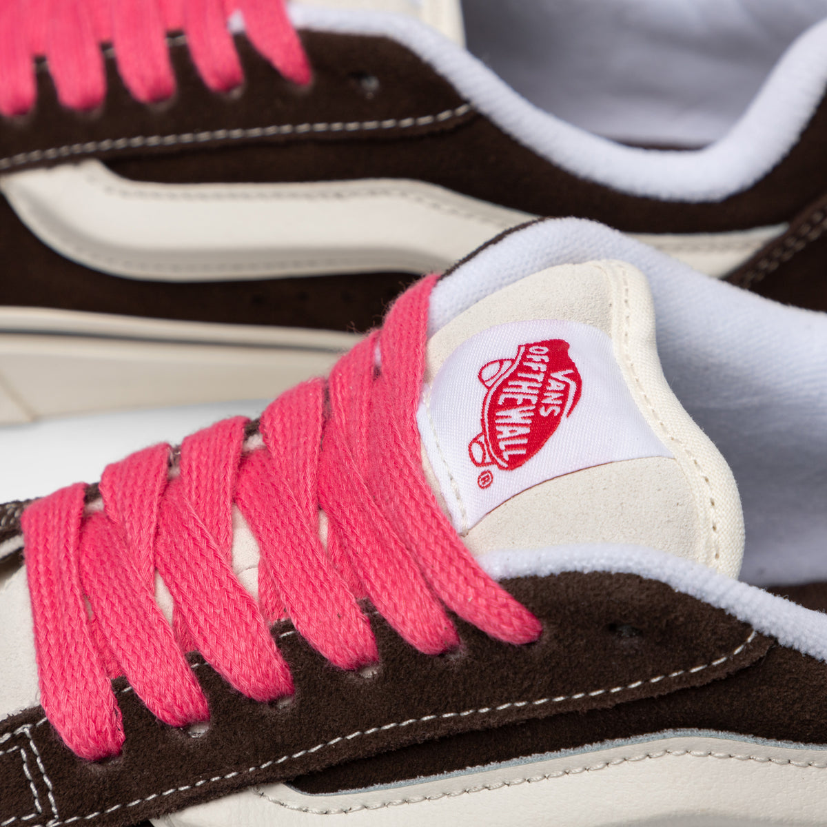 Jd sports pink vans hotsell