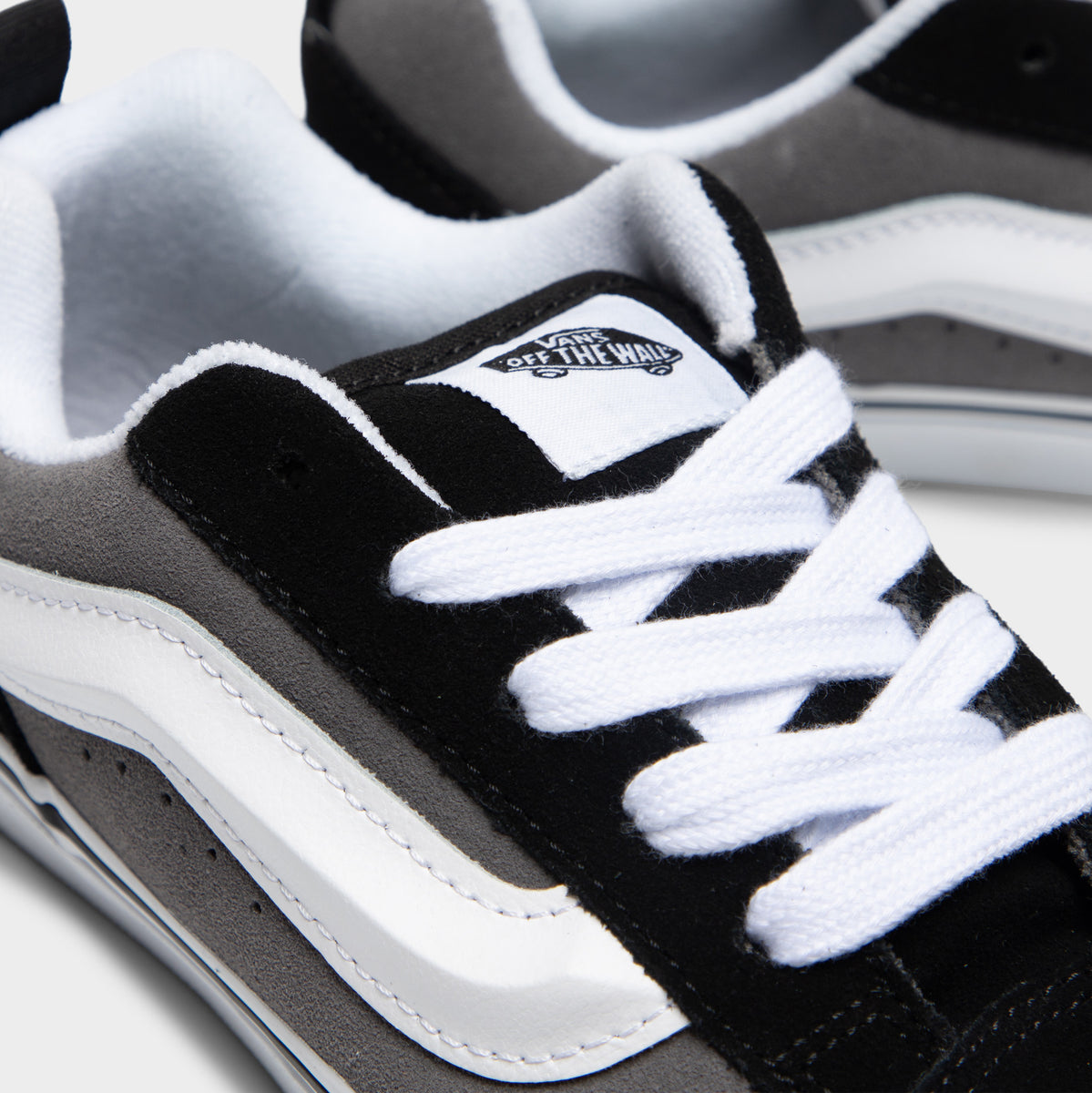 Vans JD Juniors Knu Skool Black Grey White