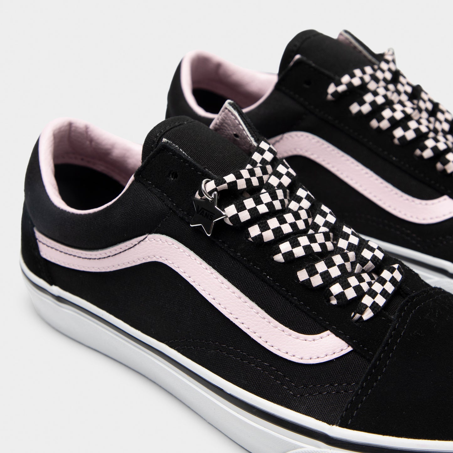 Vans Old Skool Black / White Charms