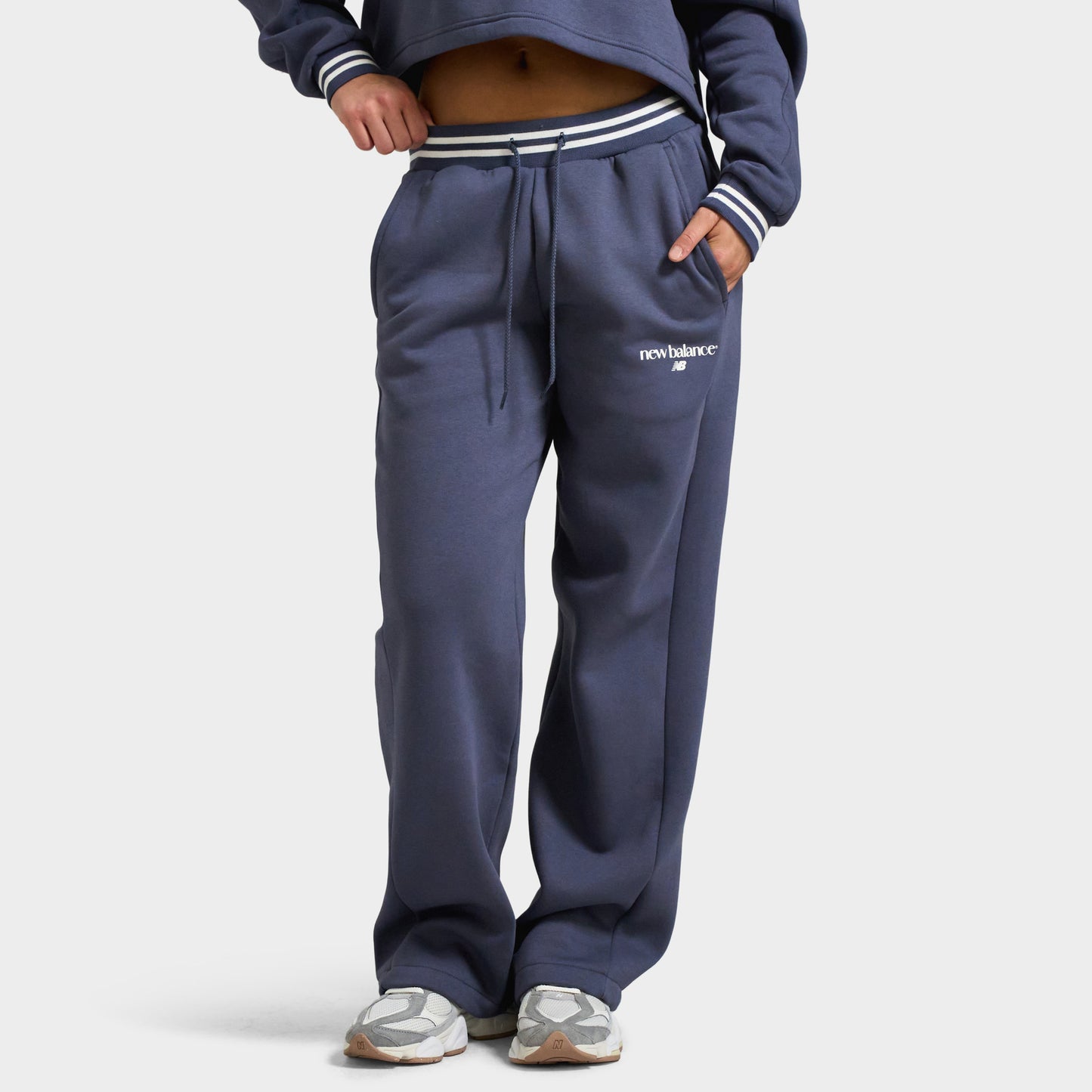 New Balance Pantalon Côtelé à Jambes Droites / Météorite