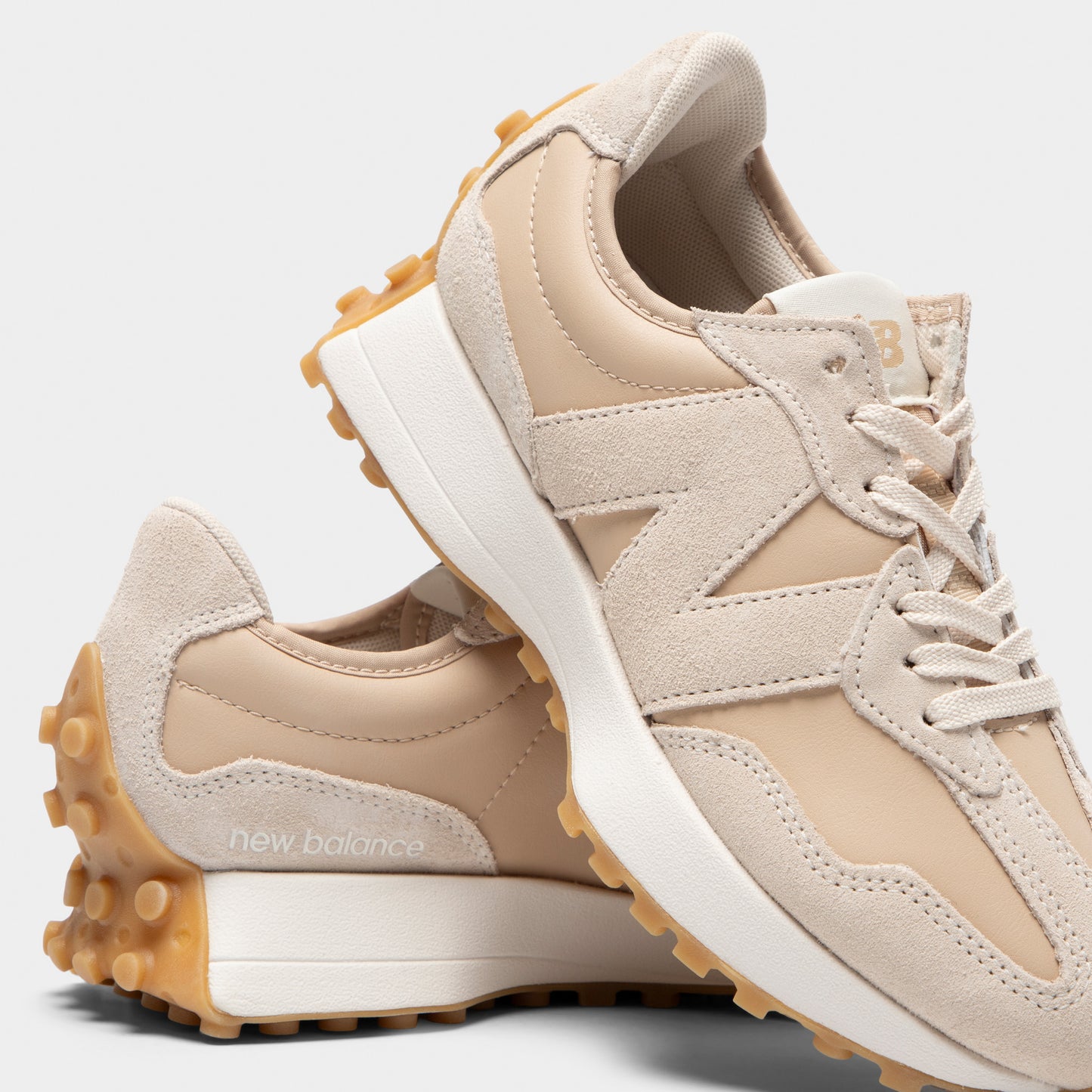 New Balance Women's 327 Bisque / Clay