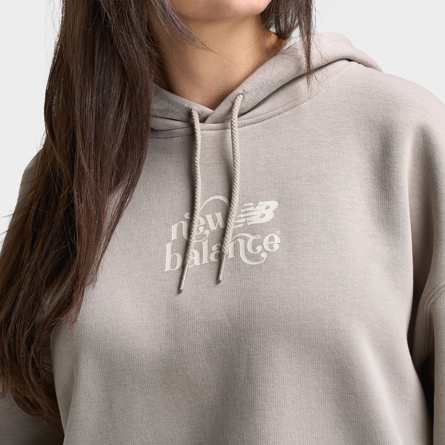New Balance Women's Script Graphic Hoodie / Brown