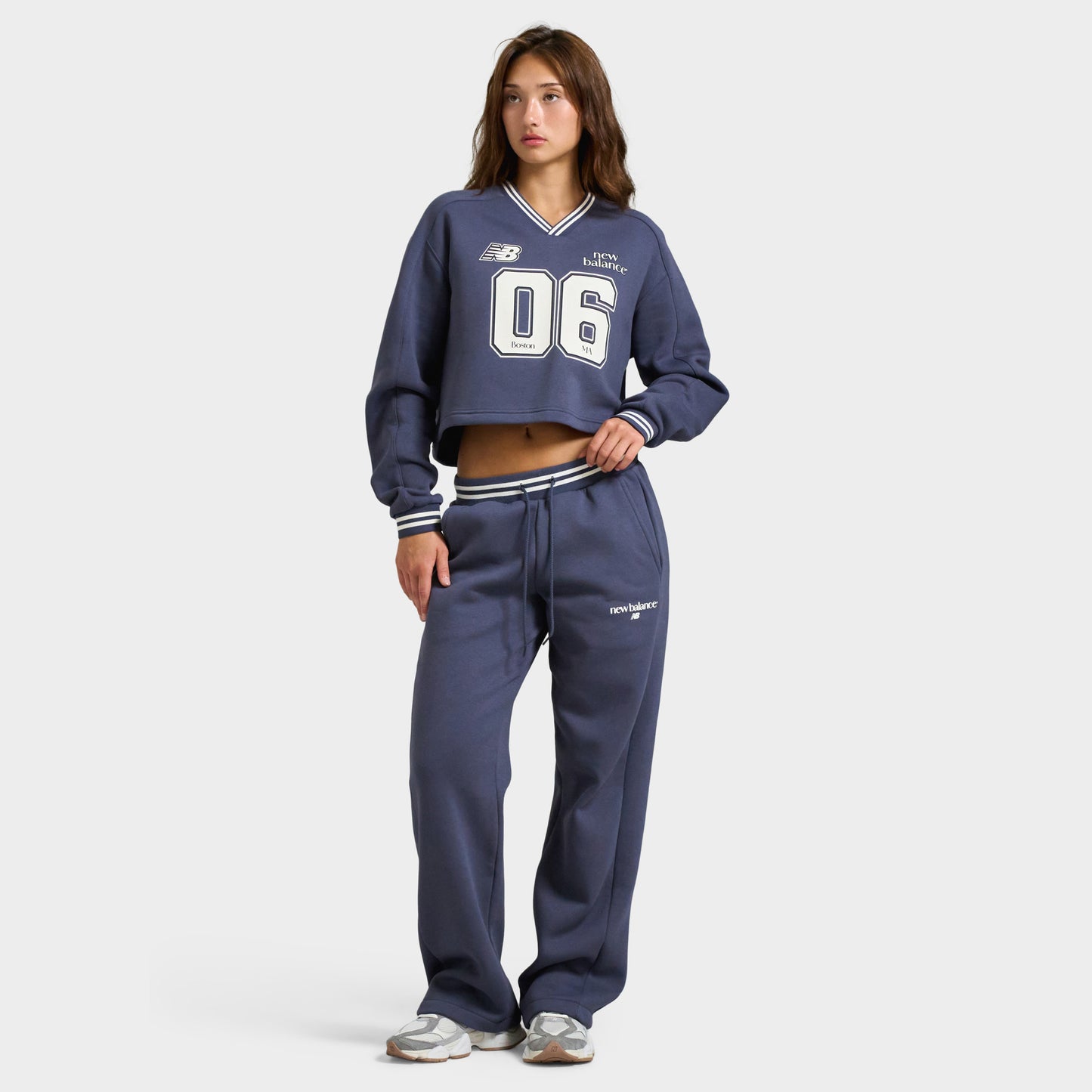 New Balance V-Neck Sweatshirt / Meteorite
