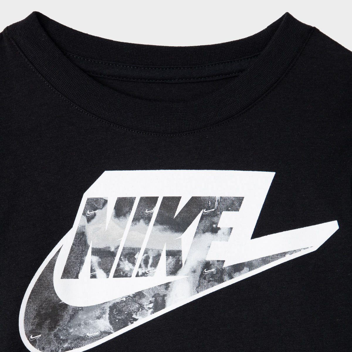 Nike sb on sale tee futura
