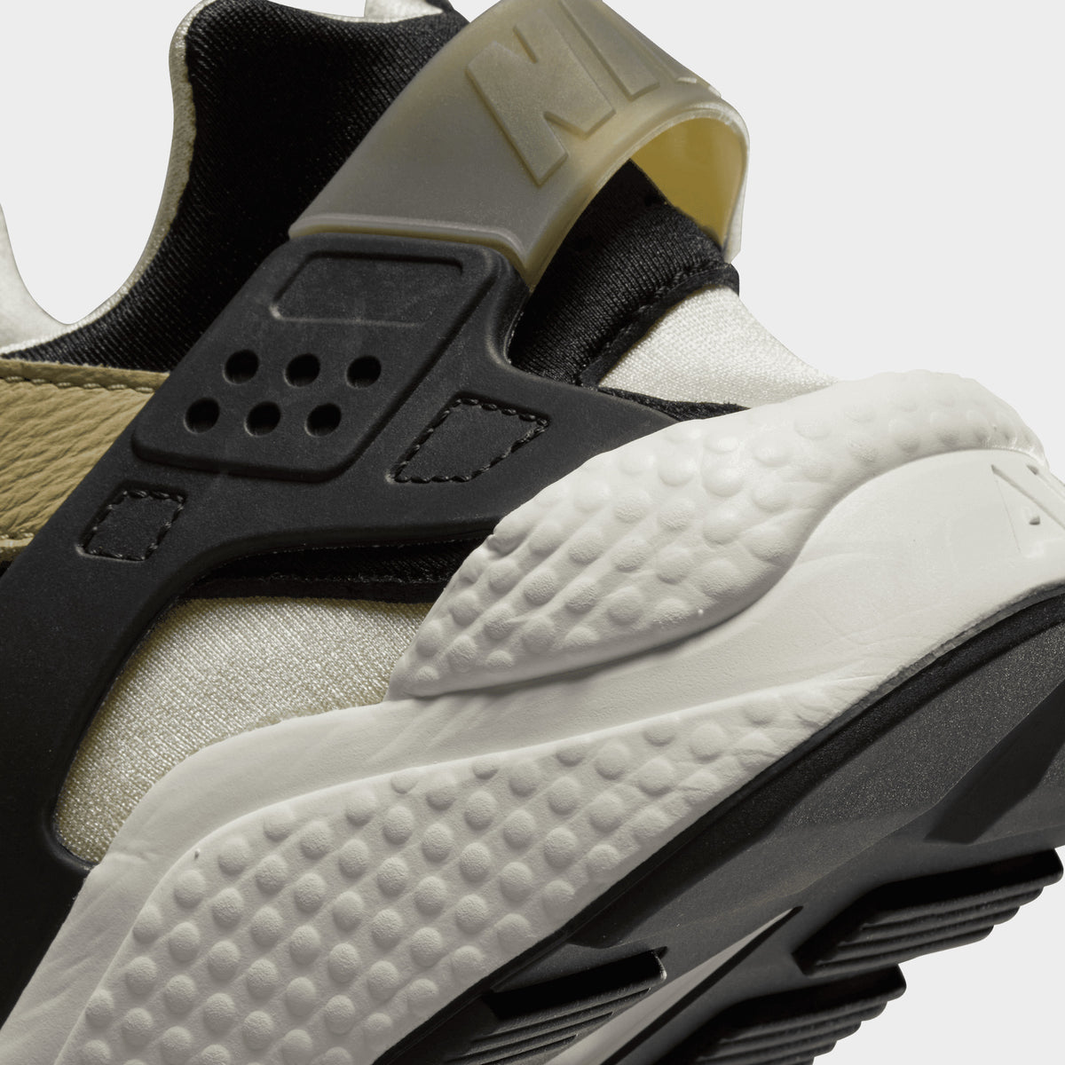 Nike Air Huarache Black / Khaki - Phantom | JD Sports